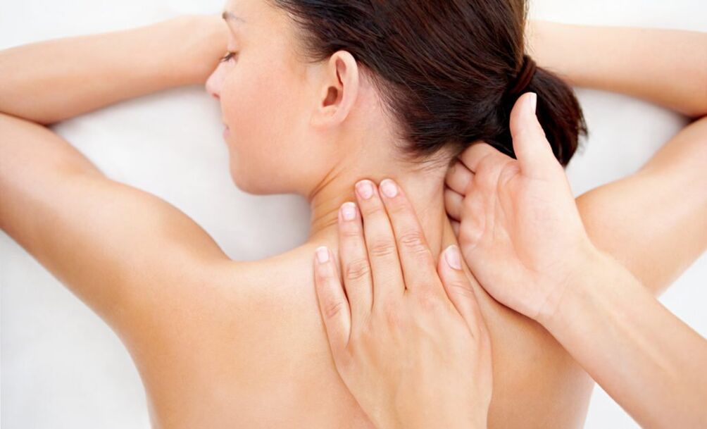 massage du cou pour l'ostéochondrose